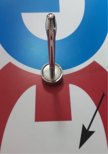 Joe vibrátoros acél pénisz plug.